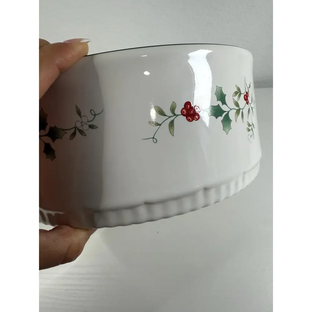 Vintage Pfaltzgraff Stoneware Round Bowl Green Rim Holly Berry Christmas
